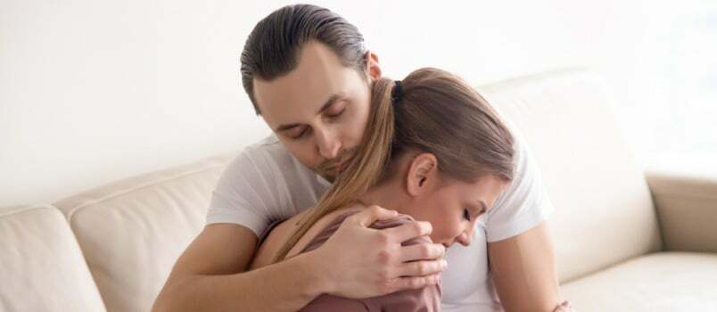 15 passaggi su come perdonare il tuo coniuge per gli errori passati