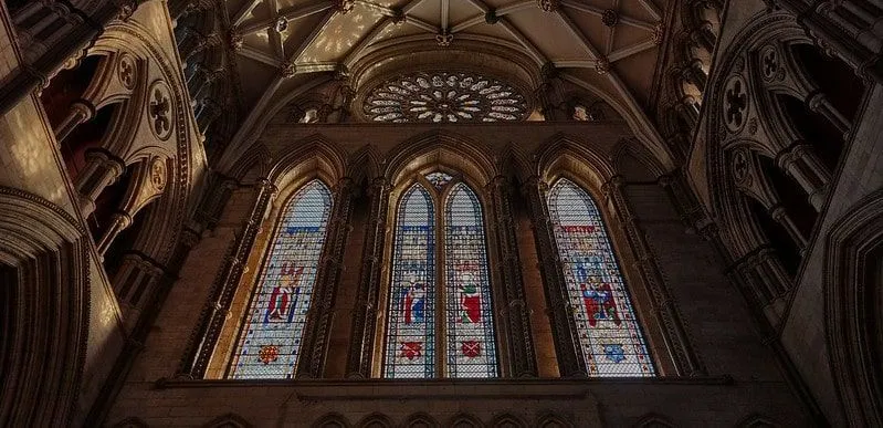 De gebrandschilderde ramen in York Minster.
