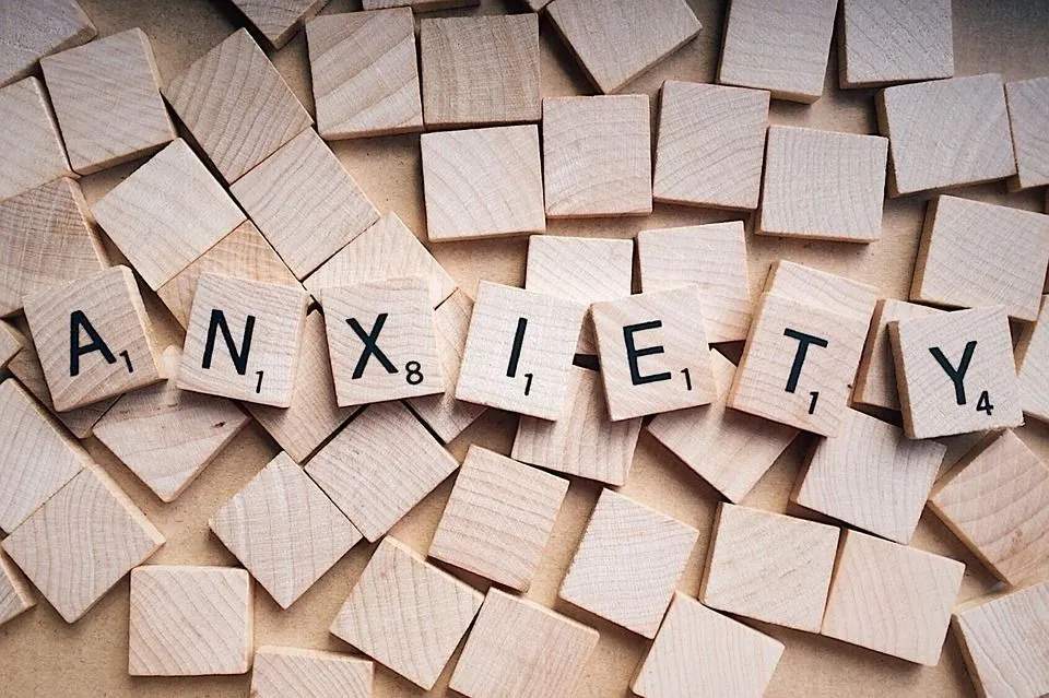 35+ citations sur l'anxiété sociale: mots inspirants pour la famille et les amis