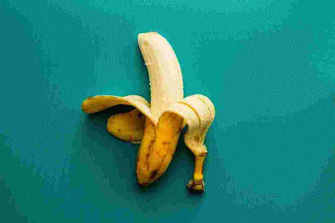 A banán lebeg a vízben A gyerekeknek készült tudomány