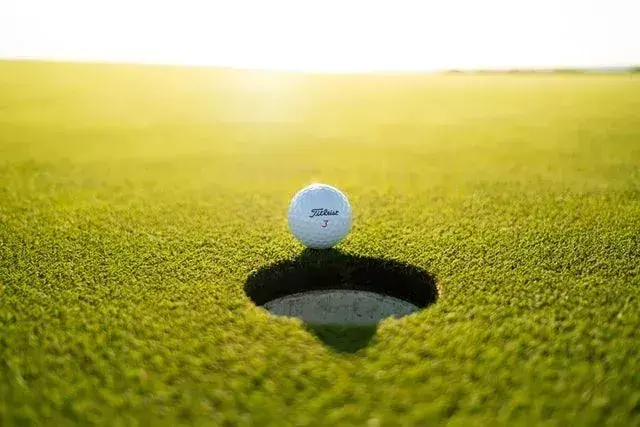 V USA sa oslavuje Národný deň milovníkov golfu.