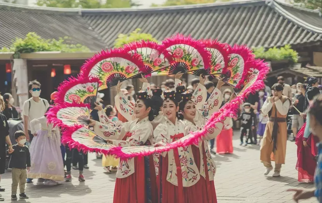 Buchaechum: Faits étonnants sur la danse traditionnelle coréenne pour les enfants