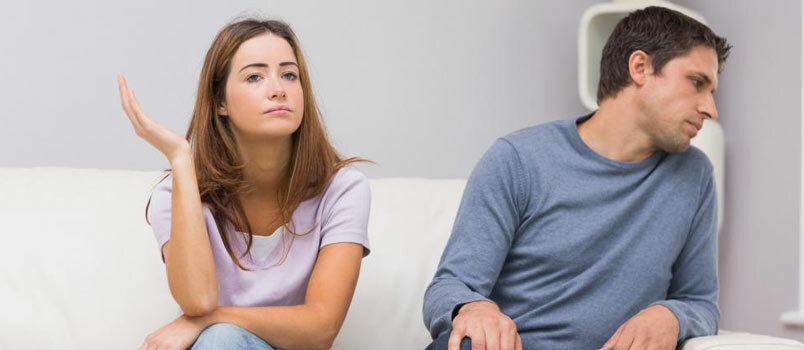 Cómo ir a lo seguro puede crear distancia emocional en una relación