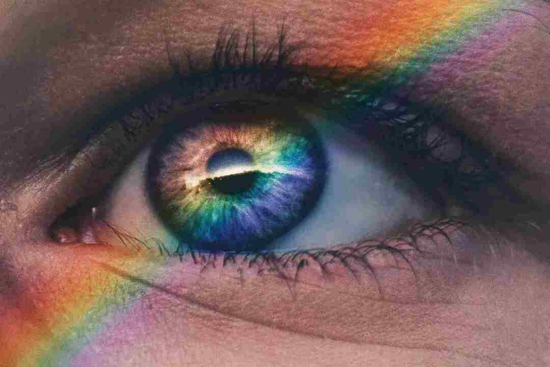 Olika ögonfärger hos människor har olika ljuskänslighet.