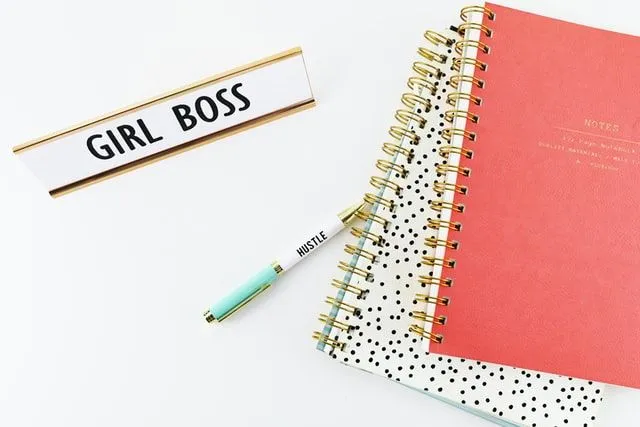 51 Girl Boss Quotes for å inspirere din glød opp
