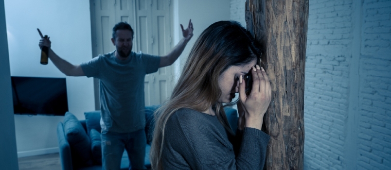 Jsem násilný?: 15 znamení, abyste věděli, zda jste násilnický manžel