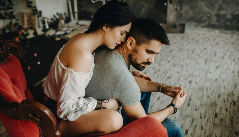 Å date en bipolar mann: 51 tegn på at du dater en og hvordan du kan fortelle om han elsker deg