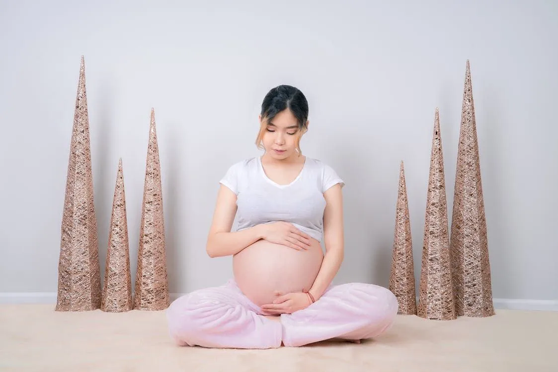 Strekkmerker er en vakker påminnelse om graviditet, fødsel og milepælen for å få et barn.