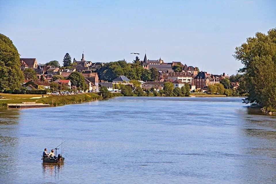 Fakta om Loire-elven Utforsk den lengste elven i Frankrike