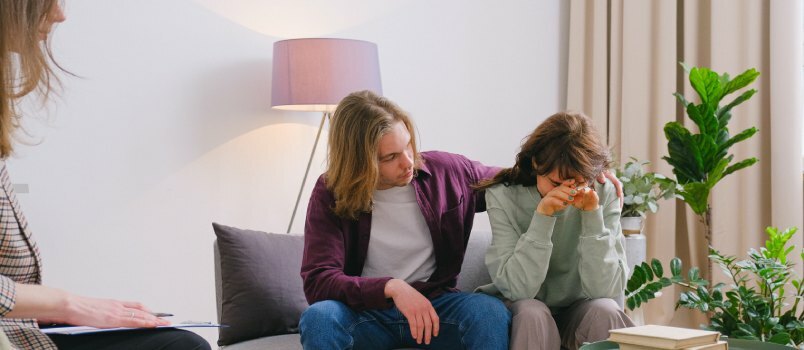 Hvordan påvirker fødselsdepresjon et ekteskap: 5 effekter