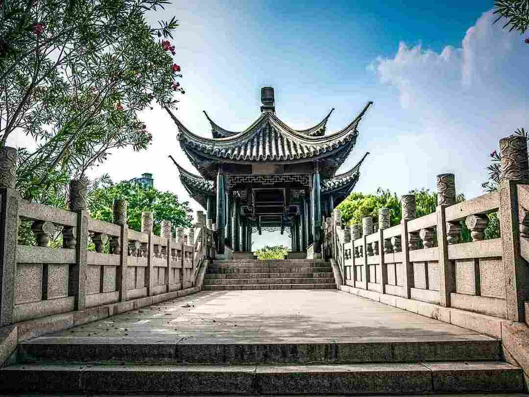 중국 전통 건축 - 다리 위의 탑 스타일 아치.