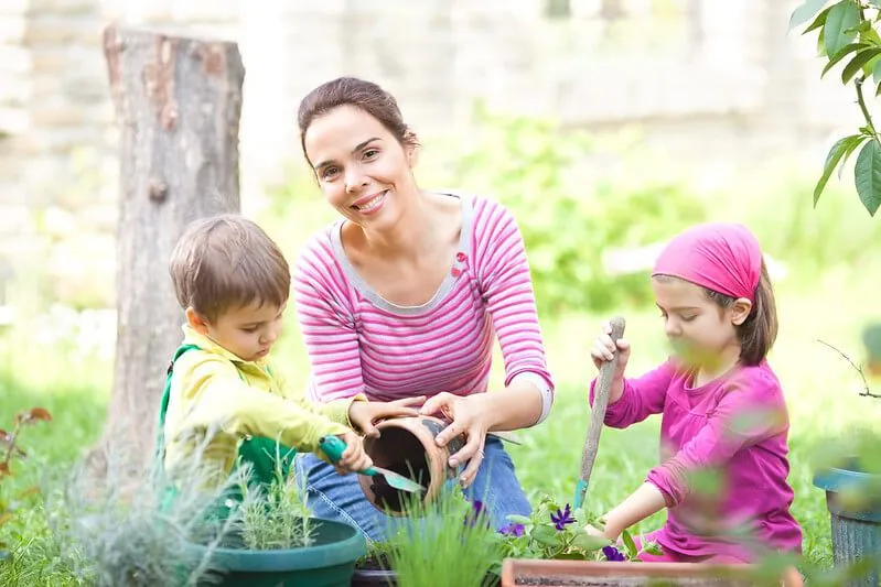 Grønnfingret moro: 7 ting å gjøre i hagen med under 5 år