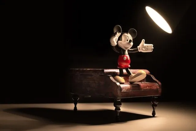 Peliukas Mikis ir Peliukas Minė ir toliau yra mūsų mėgstamiausi „Disney“ personažai.
