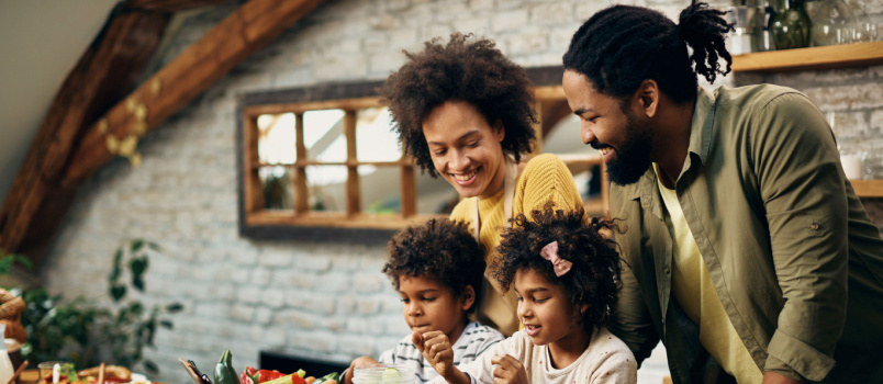 6 طرق صحية لتكوين عائلة مختلطة