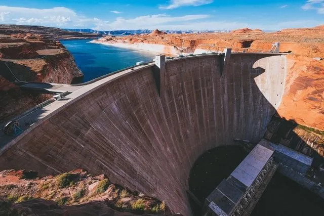 Datos de Fort Peck Dam Explore este gran embalse en Montana