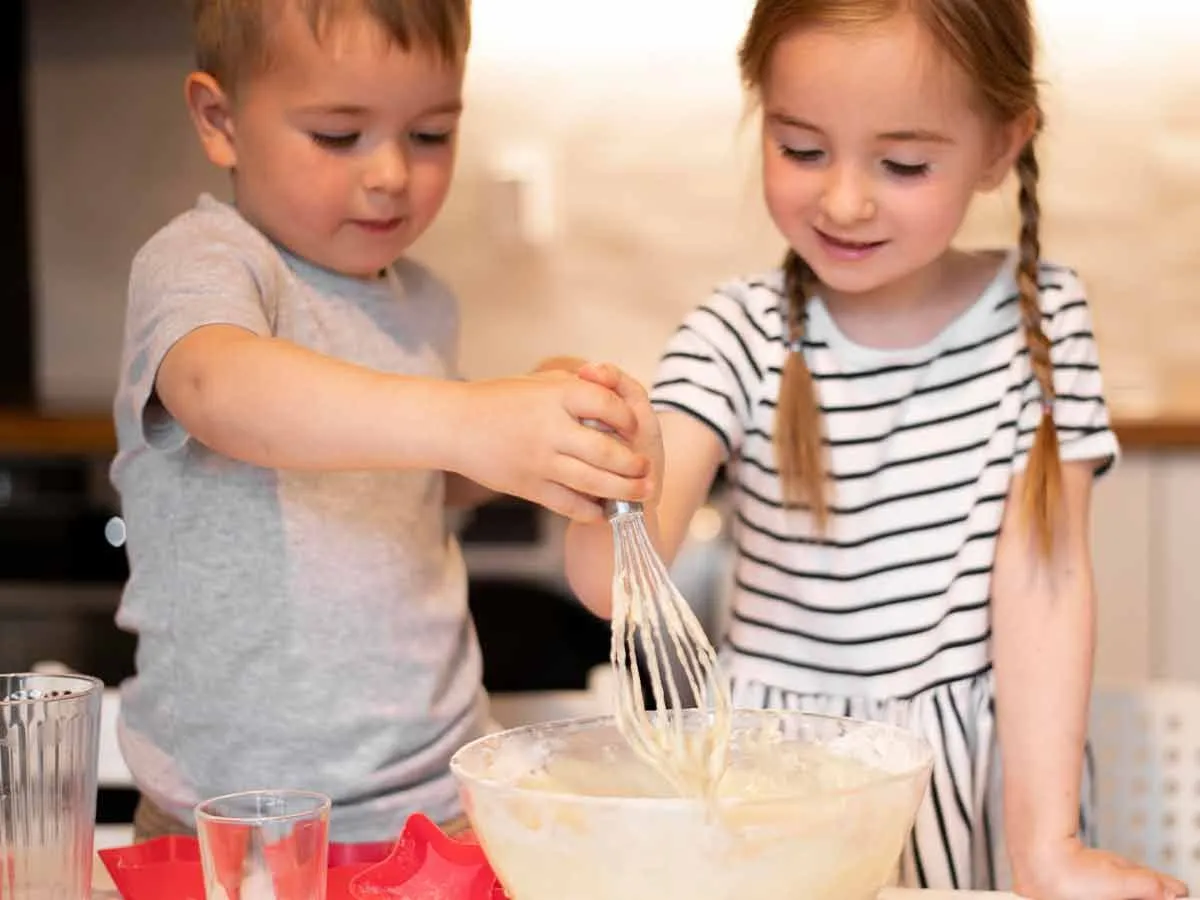 كيفية صنع كعكة التنين التي سيحبها الأطفال