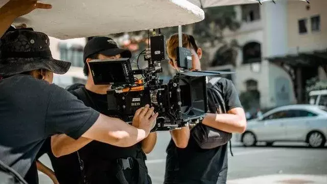 Kameramennene var en avgjørende del av å fange de utrolige stuntene i 'Rush Hour'-serien.