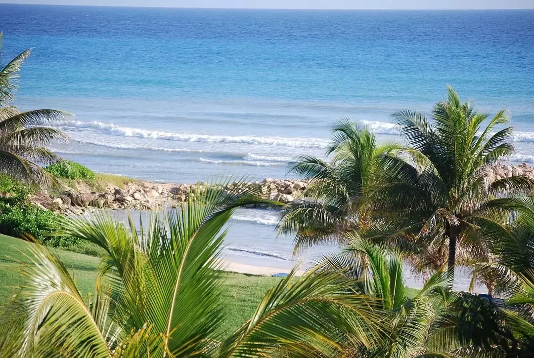 Ямайка е известна със своите красиви тропически плажове.