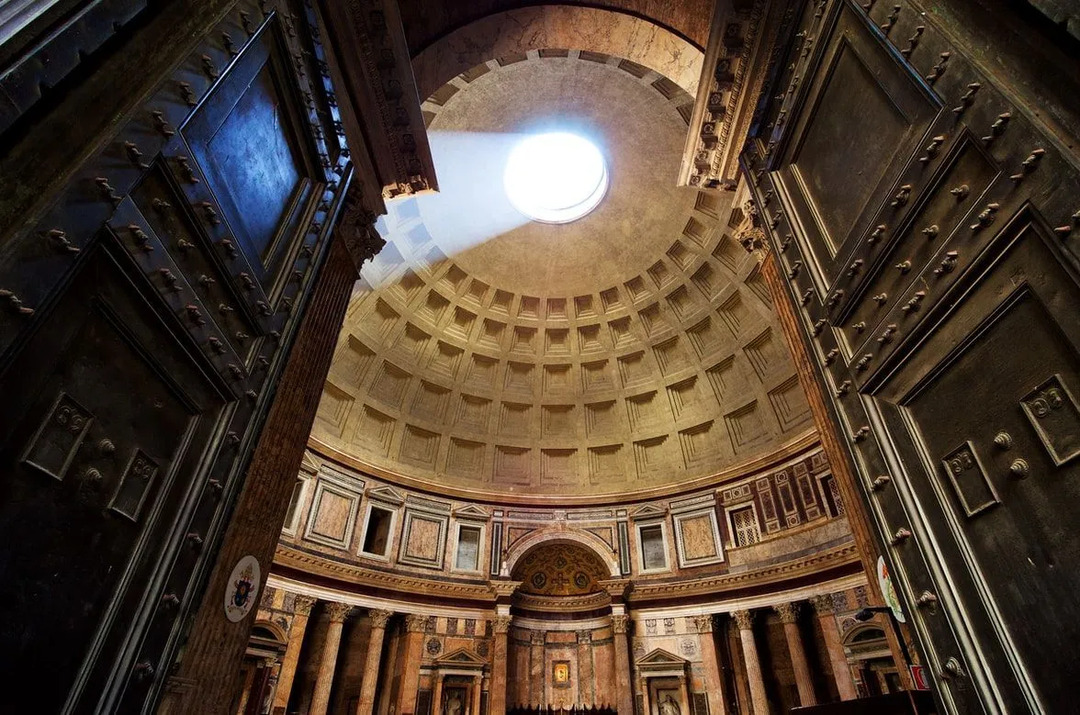 O Panteão Romano Explora Fatos Curiosos Sobre a Roma Antiga
