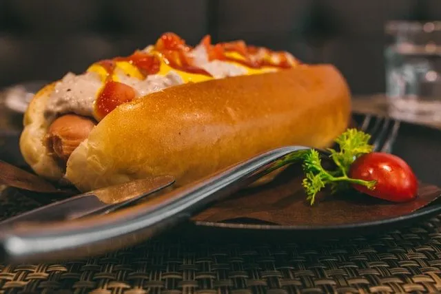 Plus de 40 blagues sur les hot-dogs que vous apprécierez vraiment