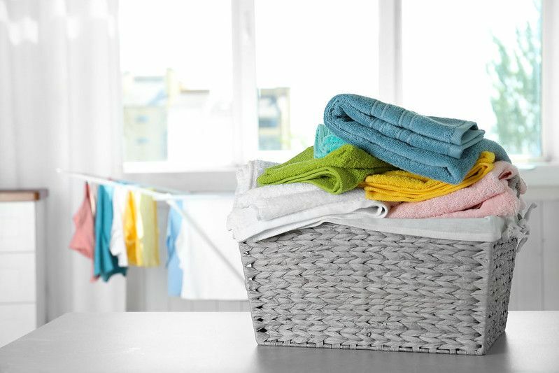 Защо дрехите ми миришат след пране Факти и съвети за удобно пране