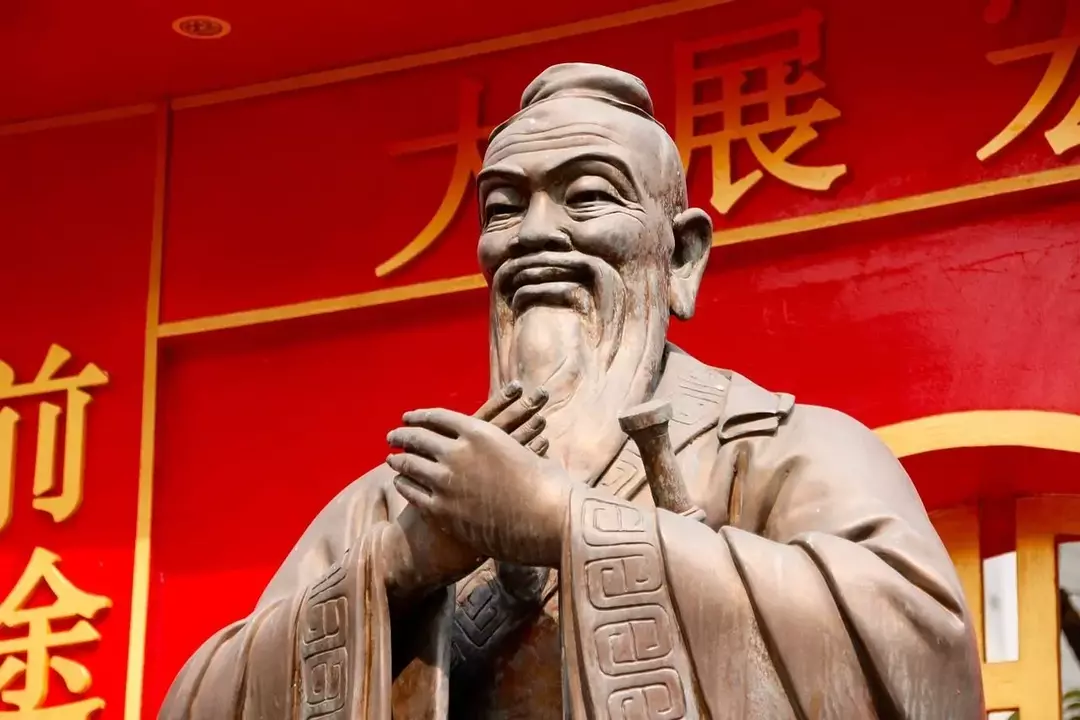 Skulptur av Confucius, den gamle kinesiske filosofen og læreren
