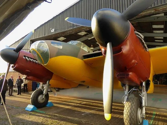 Lėktuvai pakaboje De Havilland lėktuvų muziejuje